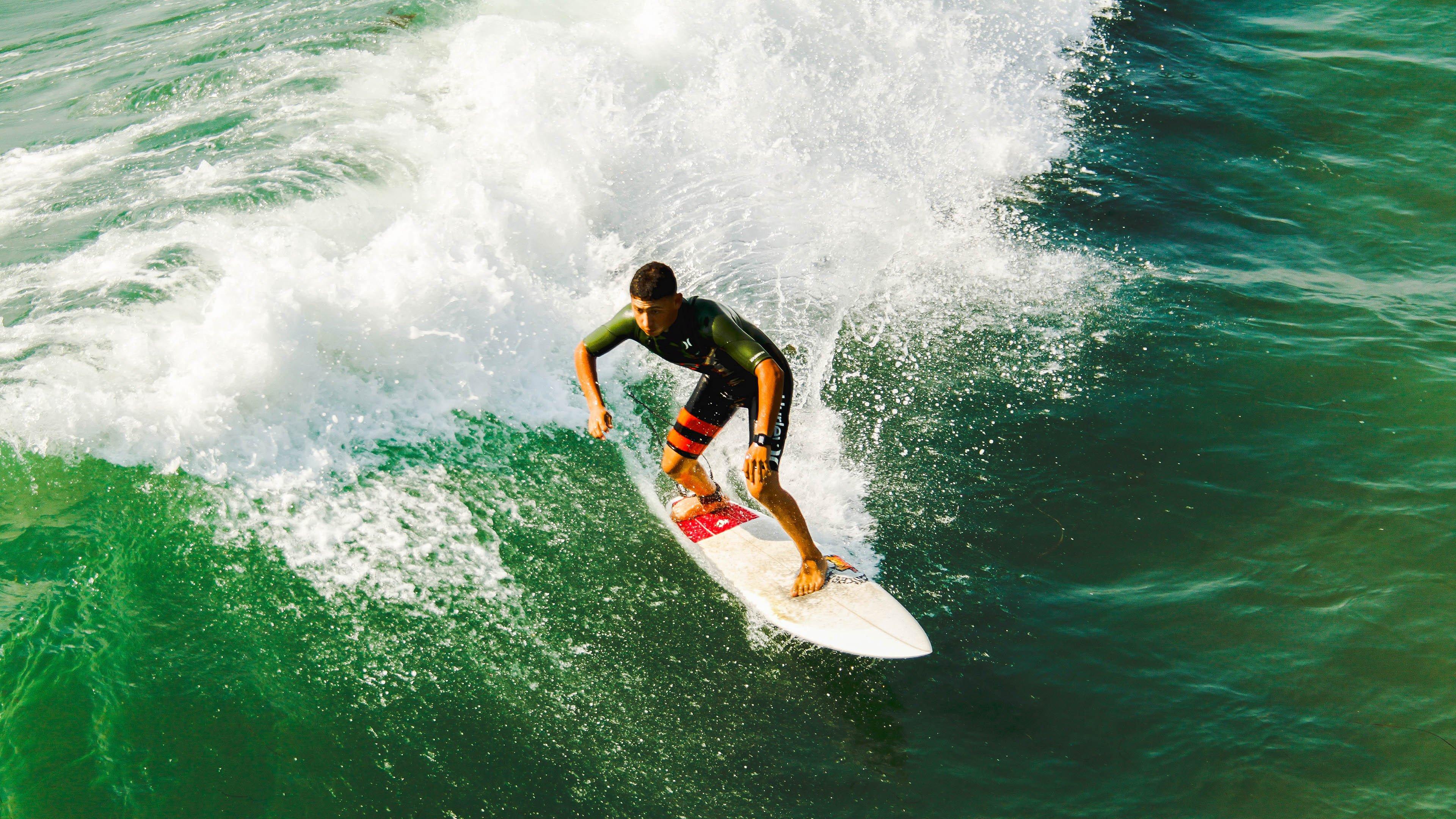 体育科技赋能竞技新时代，智能训练与数据分析重塑运动员表现：B体育官方网站