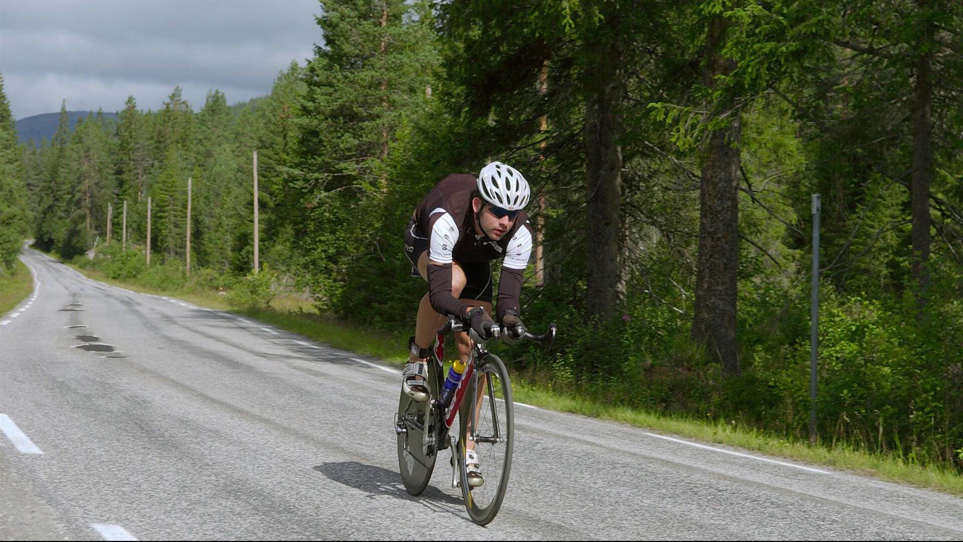 23岁新星打破尘封15年世界纪录，田径史上再添传奇一刻